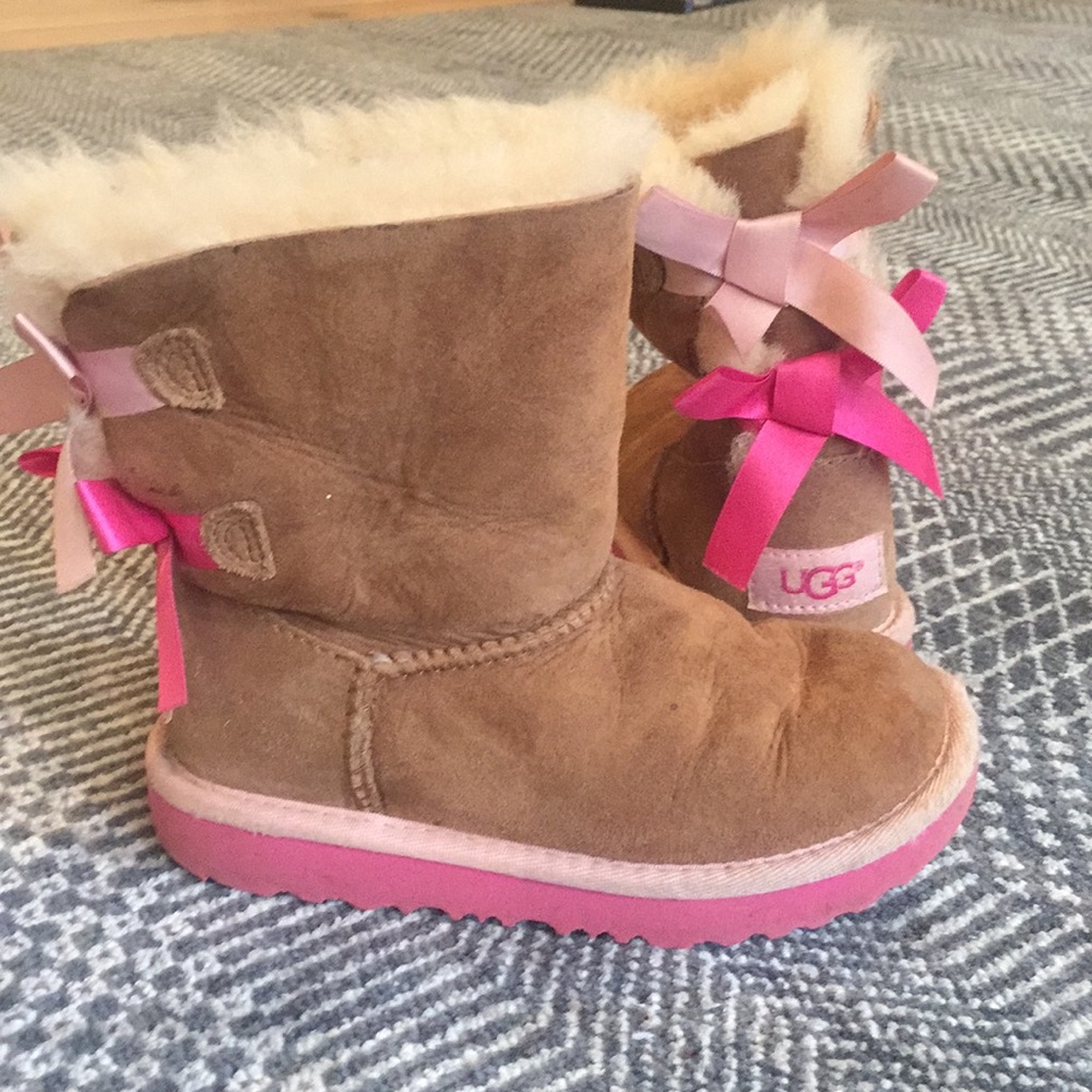 Uggs Tan with Pink Bows little girls Size 11.